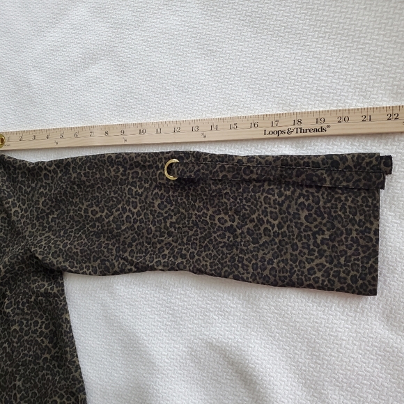 Michael Kors Women’s leopard print top roll up sleeves Size S - Picture 7 of 10